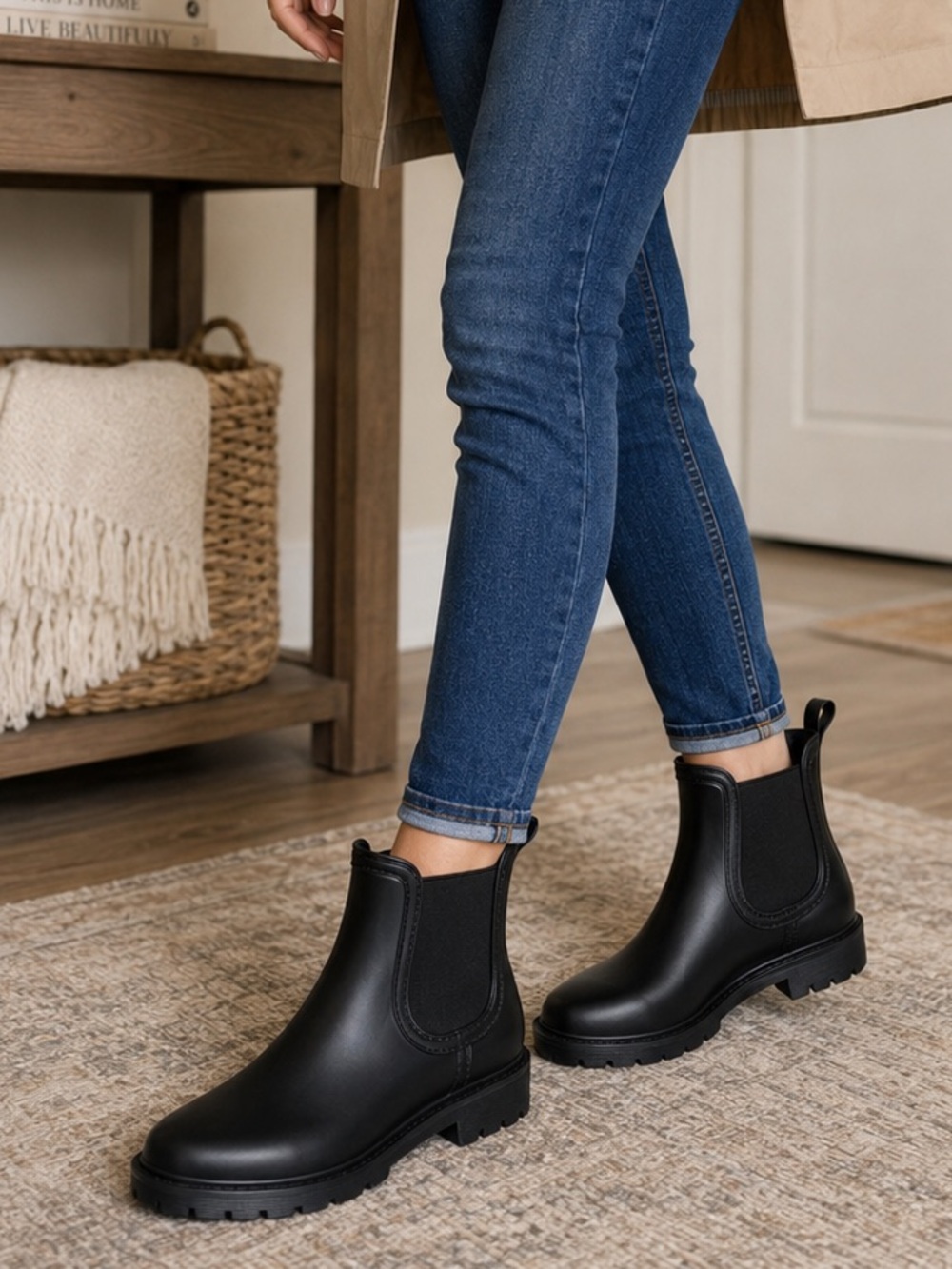 Serra Black Chelsea Rain Boots Waterproof Size 8 NWT
